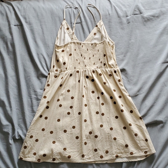 Tan polka dot dress - Picture 2 of 3